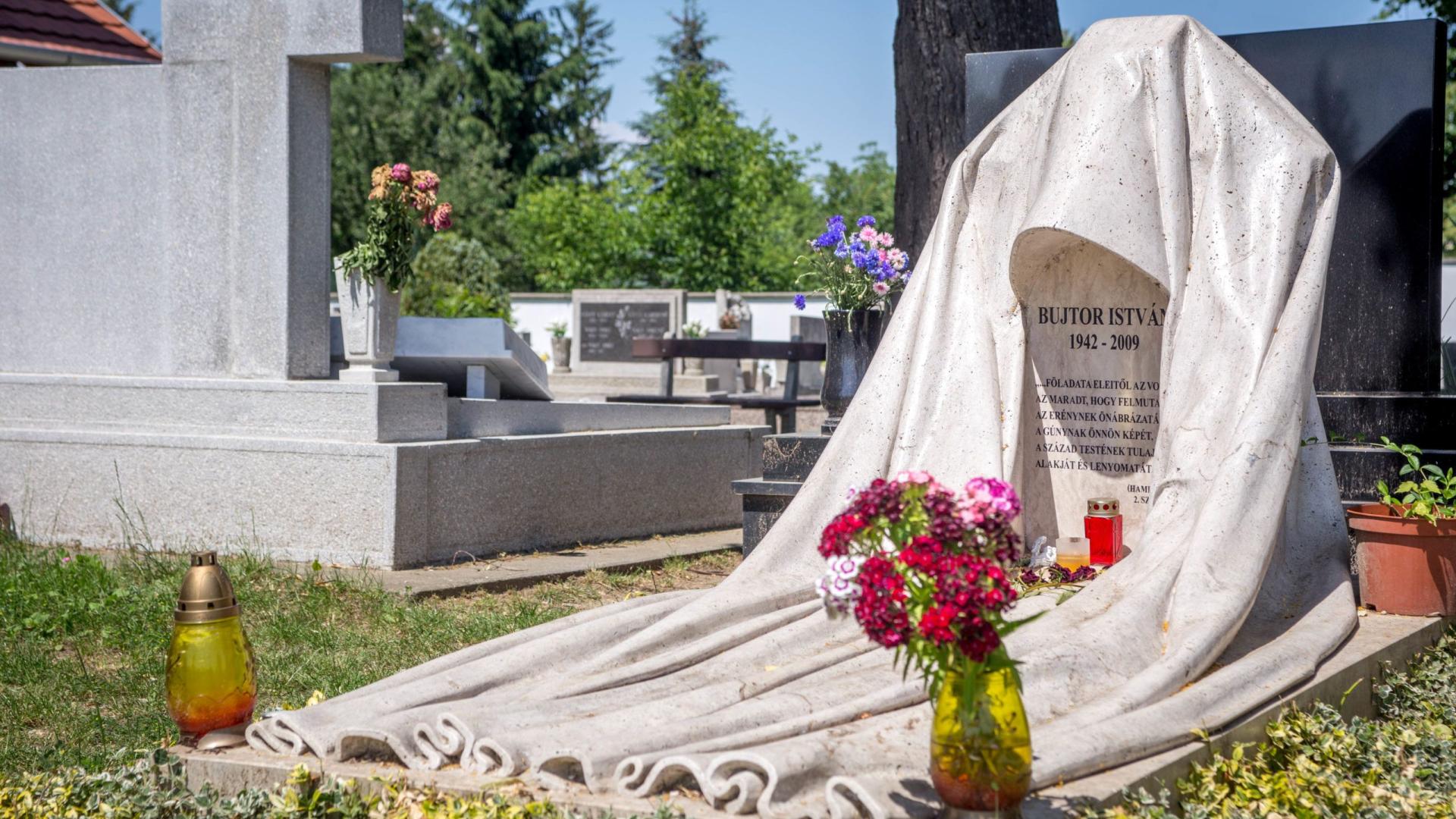 Bujtor István sírhelye